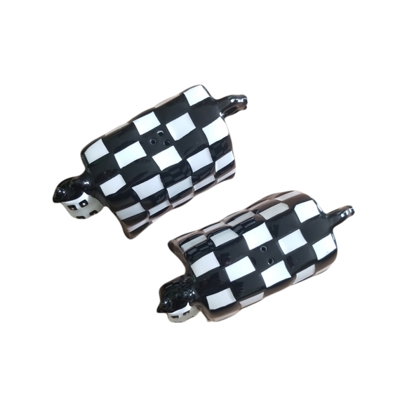 Vintage Cow Salt & Pepper Shakers - Picture 2 of 5